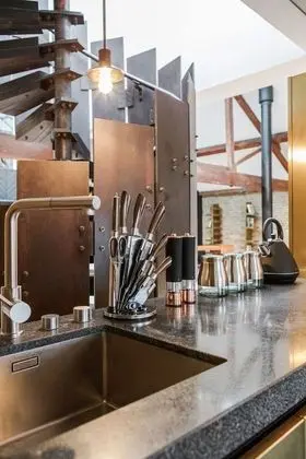Exclusive Apart Daire, Nehir Manzaralı (Metro 607)