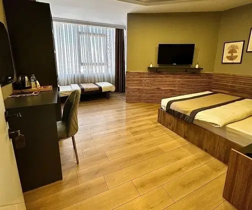 Superior Triple Room, Sokak Manzaralı, Non-Smoking Room