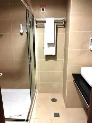 Basic Tek Büyük Yataklı Oda