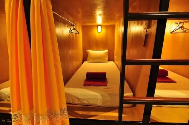Signature Ortak Ranzalı Oda, Sadece kadınlar için, Ortak Banyo