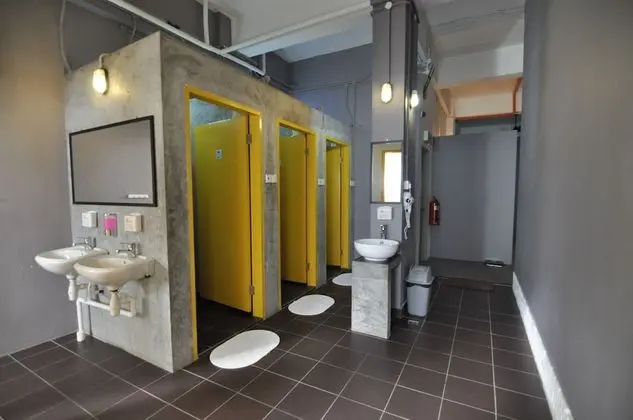 Signature Ortak Ranzalı Oda, Sadece kadınlar için, Ortak Banyo