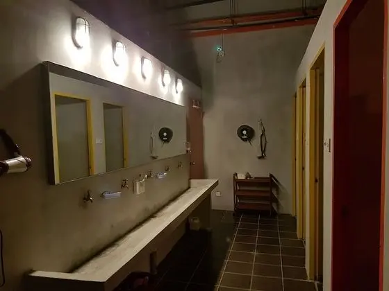 Signature Ortak Ranzalı Oda, Sadece kadınlar için, Ortak Banyo