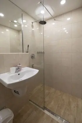 Tek Büyük Yataklı Oda, Balkon, Şehir Manzaralı