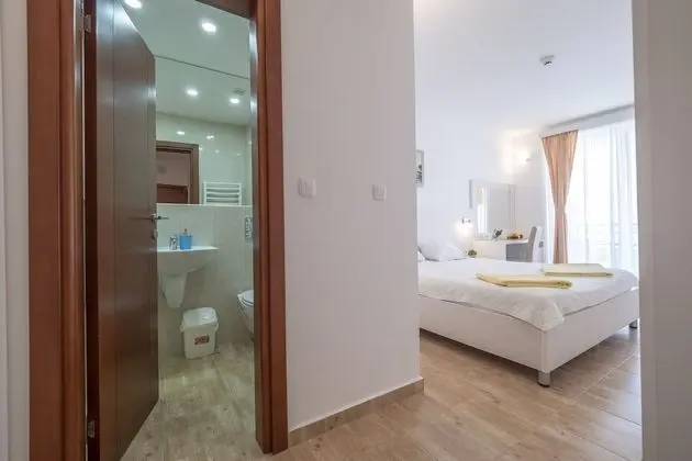 Üç Kişilik Oda, Balkon, Şehir Manzaralı