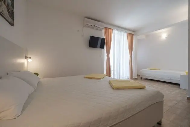 Üç Kişilik Oda, Balkon, Şehir Manzaralı