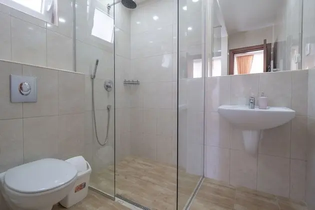 Üç Kişilik Oda, Balkon, Şehir Manzaralı