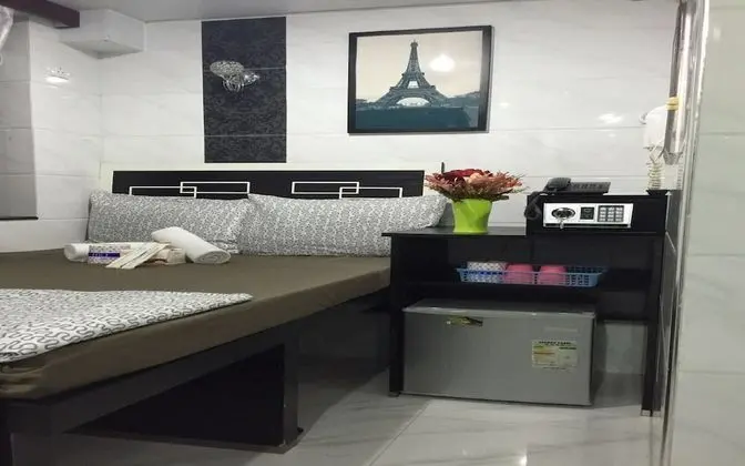 Standard Tek Büyük Yataklı Oda