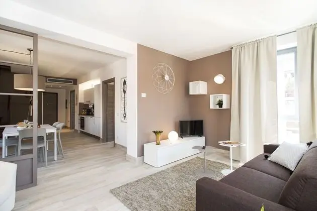 Elite Apart Daire, 2 Yatak Odası, 2 Banyolu, Bahçe Manzaralı