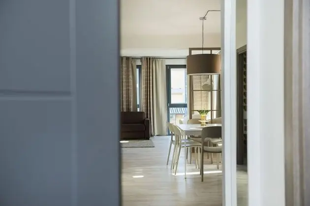Elite Apart Daire, 2 Yatak Odası, 2 Banyolu, Bahçe Manzaralı