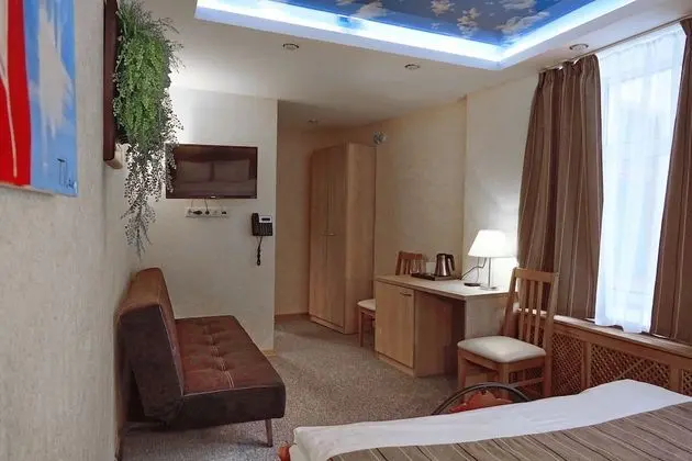 Classic Üç Kişilik Oda