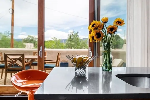 Ev (Skyview - Gorgeous Views from The Rai)