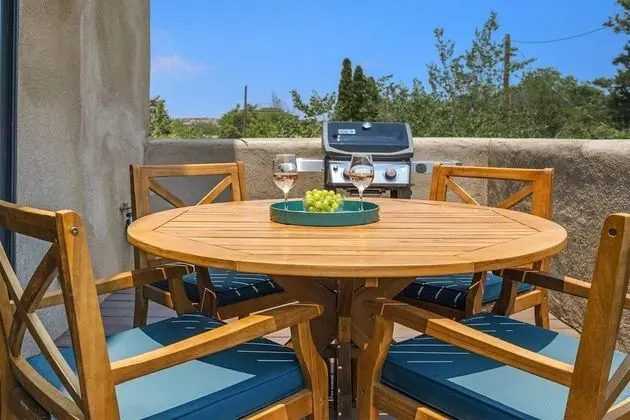 Ev (Skyview - Gorgeous Views from The Rai)