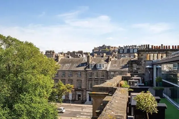 Çatı Katı Süiti (Penthouse)