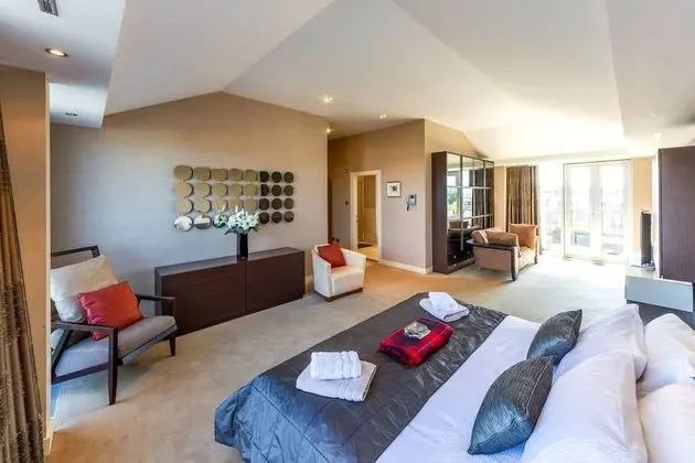 Çatı Katı Süiti (Penthouse)