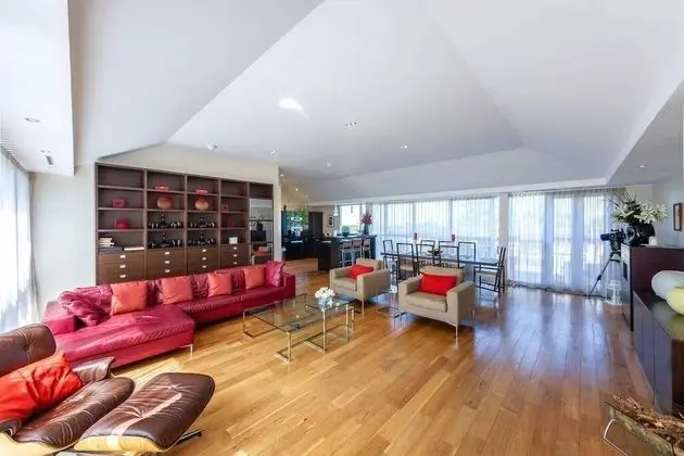 Çatı Katı Süiti (Penthouse)