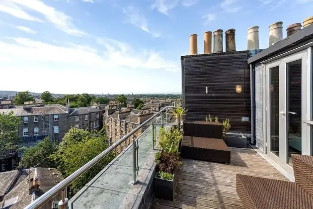 Çatı Katı Süiti (Penthouse)