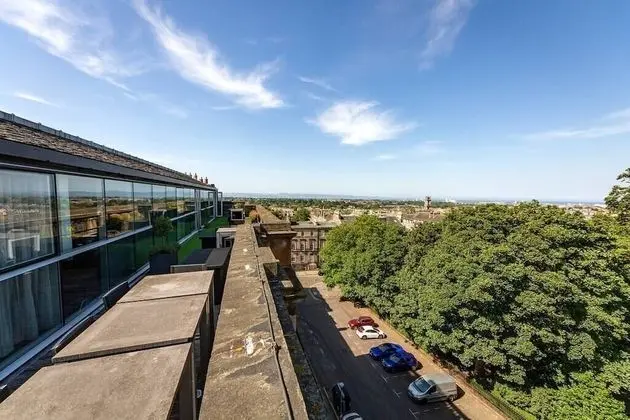 Çatı Katı Süiti (Penthouse)