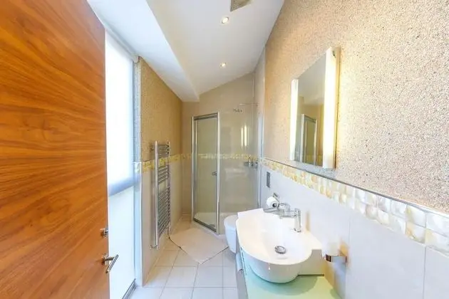 Çatı Katı Süiti (Penthouse)