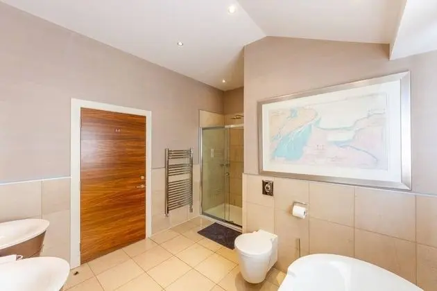 Çatı Katı Süiti (Penthouse)