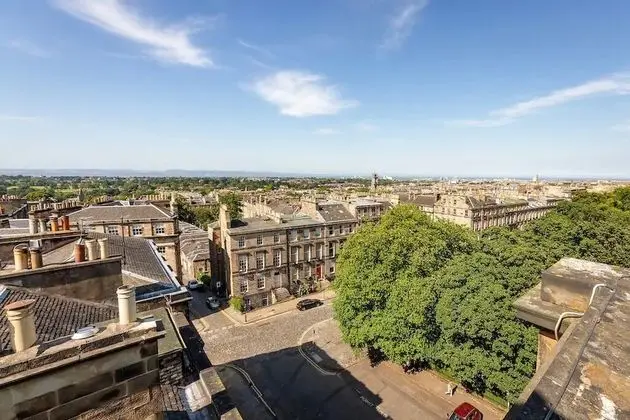 Çatı Katı Süiti (Penthouse)