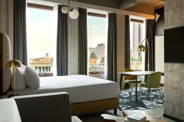 Çatı Katı (Loft), 1 En Büyük (King) Boy Yatak (The Slaak Loft)