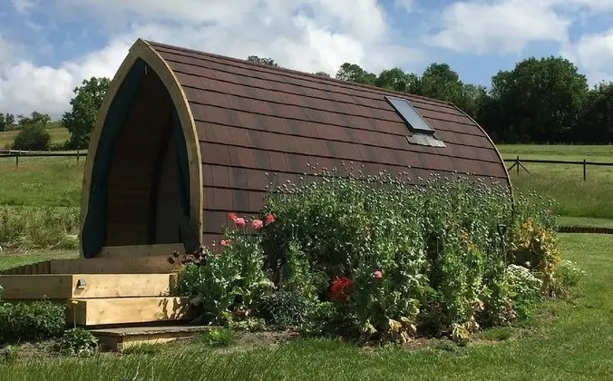 Oda, Özel Banyo (The Poppy Pod)