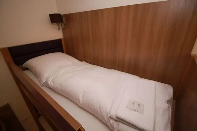 Dört Kişilik Oda, Küçük Mutfak