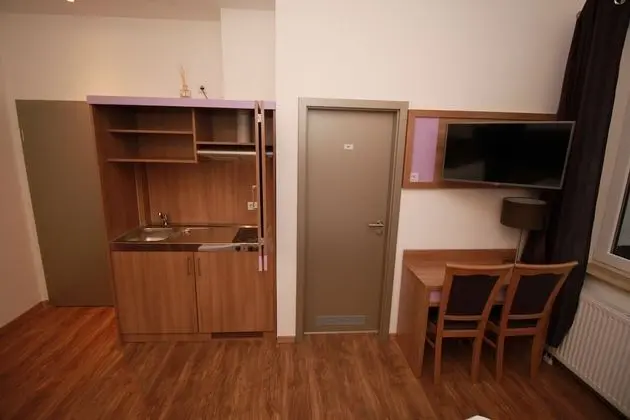 Dört Kişilik Oda, Küçük Mutfak