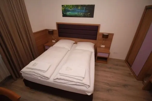 Tek Büyük veya İki Ayrı Yataklı Oda