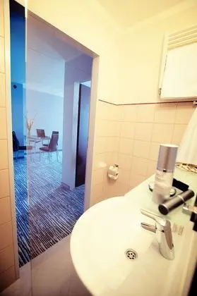 Büyük Yataklı Tek Kişilik Oda, 2 Tek Kişilik Yatak