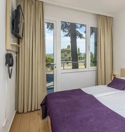 Superior Tek Büyük Yataklı Oda, Balkon, Kısmi Deniz Manzaralı