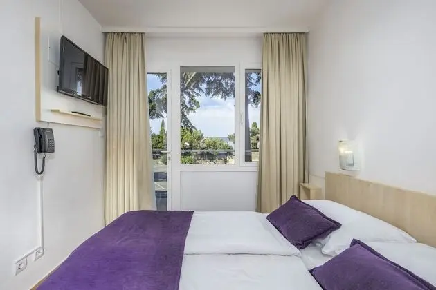 Superior Tek Büyük Yataklı Oda, Balkon, Kısmi Deniz Manzaralı