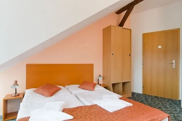 Standard Tek Büyük veya İki Ayrı Yataklı Oda