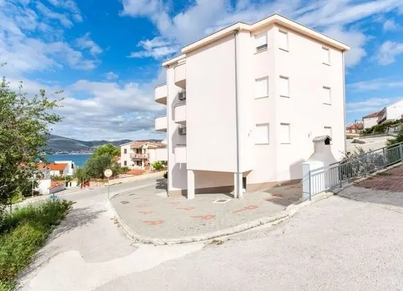 Apart Daire (Slavica - 70 m from the beach - Lero1)