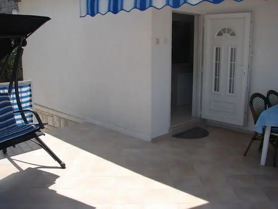 Apart Daire (Slavica - Apartment with large terrac)