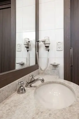 Premium Tek Büyük Yataklı Oda