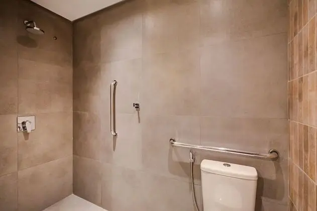 Deluxe Tek Büyük Yataklı Oda, Engellilere Uygun