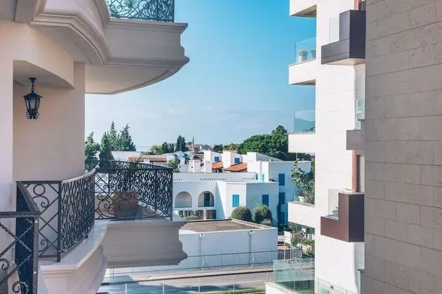 Tek Büyük Yataklı Oda, Kısmi Deniz Manzaralı