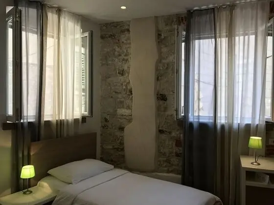 Comfortable Triple Room with a View of the Old Town