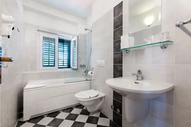 Comfortable Triple Room with a View of the Old Town