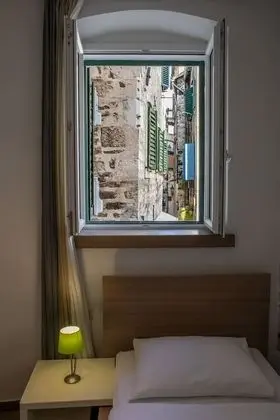 Economy Tek Büyük Yataklı Oda