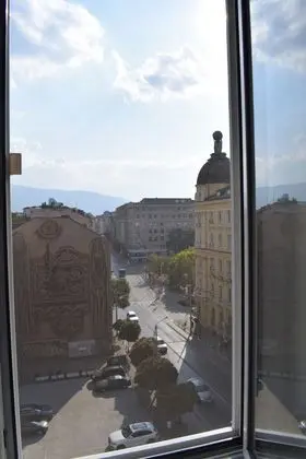 Üç Kişilik Oda