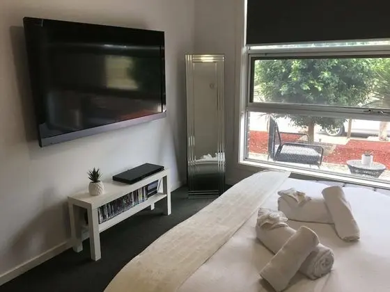 Deluxe Ev