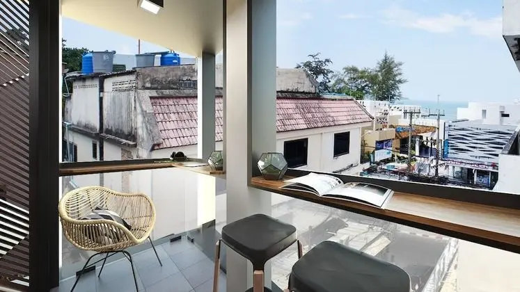 20-Bed Mixed Dormitory