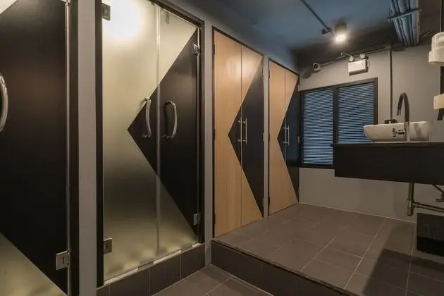 20-Bed Mixed Economy Dormitory