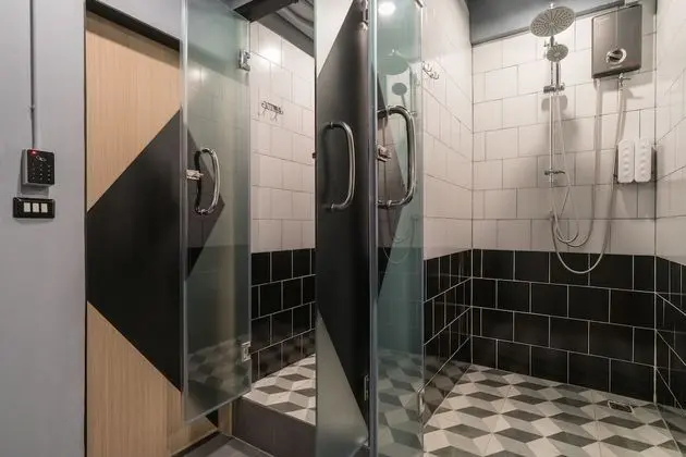20-Bed Mixed Economy Dormitory