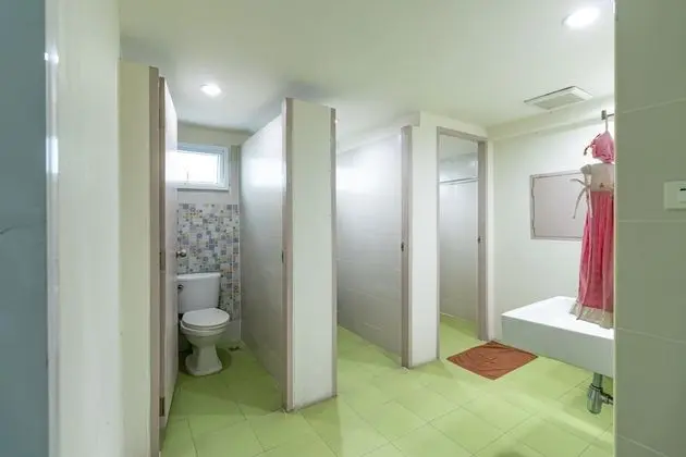 Standard Üç Kişilik Oda, Ortak Banyo