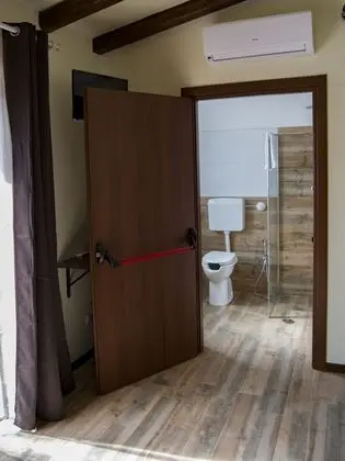 Üç Kişilik Oda