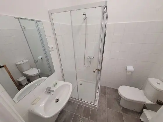 Basic Tek Büyük Yataklı Oda