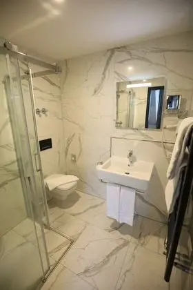 Standard Tek Büyük veya İki Ayrı Yataklı Oda